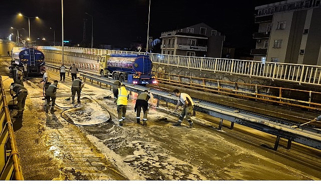 Eskihisar Feribot Yolu Alt Geçidi'nde gece mesaisi