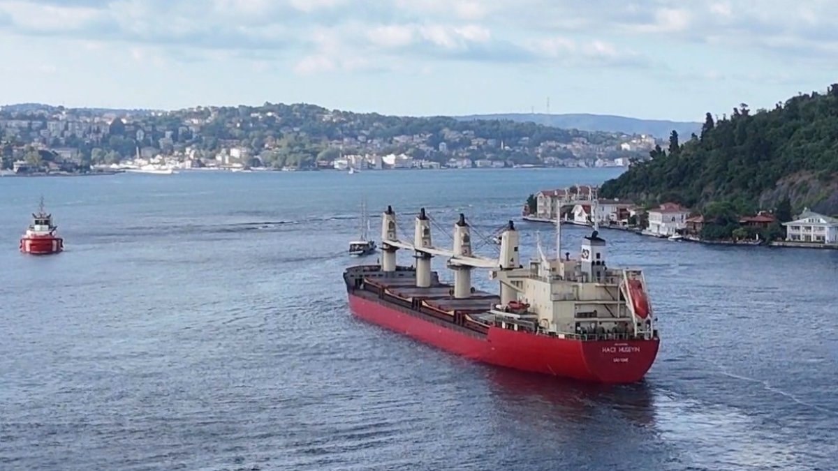 İstanbul Boğazı'nda gemi arızası: Trafik çift yönlü kapatıldı