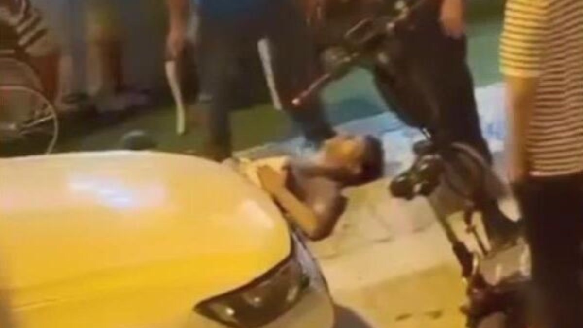 İstanbul'da hamile eşine tatlı alırken bıçaklandı