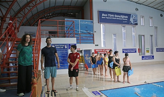 Karşıyaka'da yüzme zamanı: Yaz tatili havuz keyfiyle taçlanıyor
