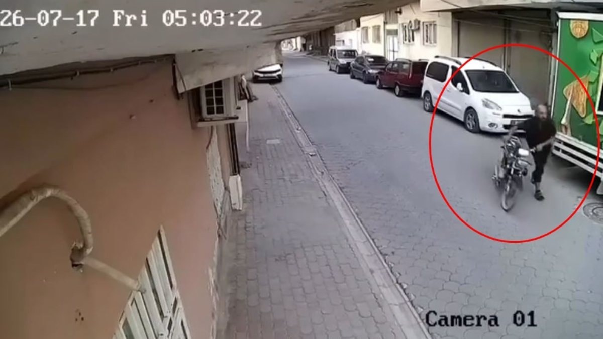 Mardin’de motosiklet hırsızlığı kamerada