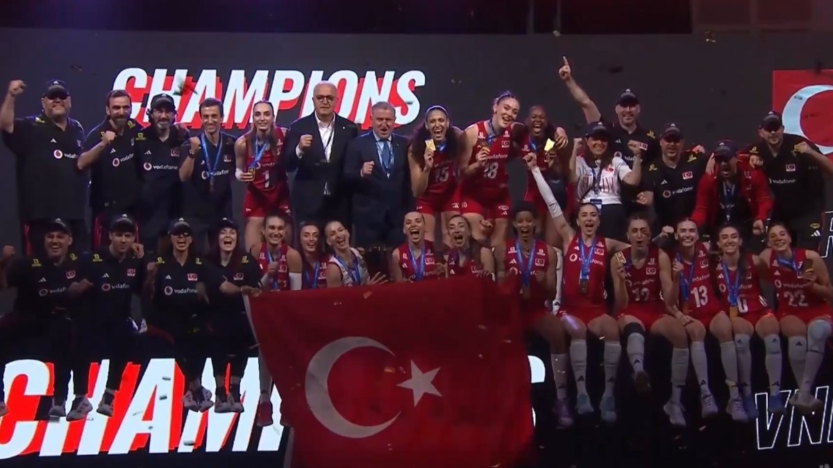 Mehmetçik'ten Filenin Sultanları'na tebrik