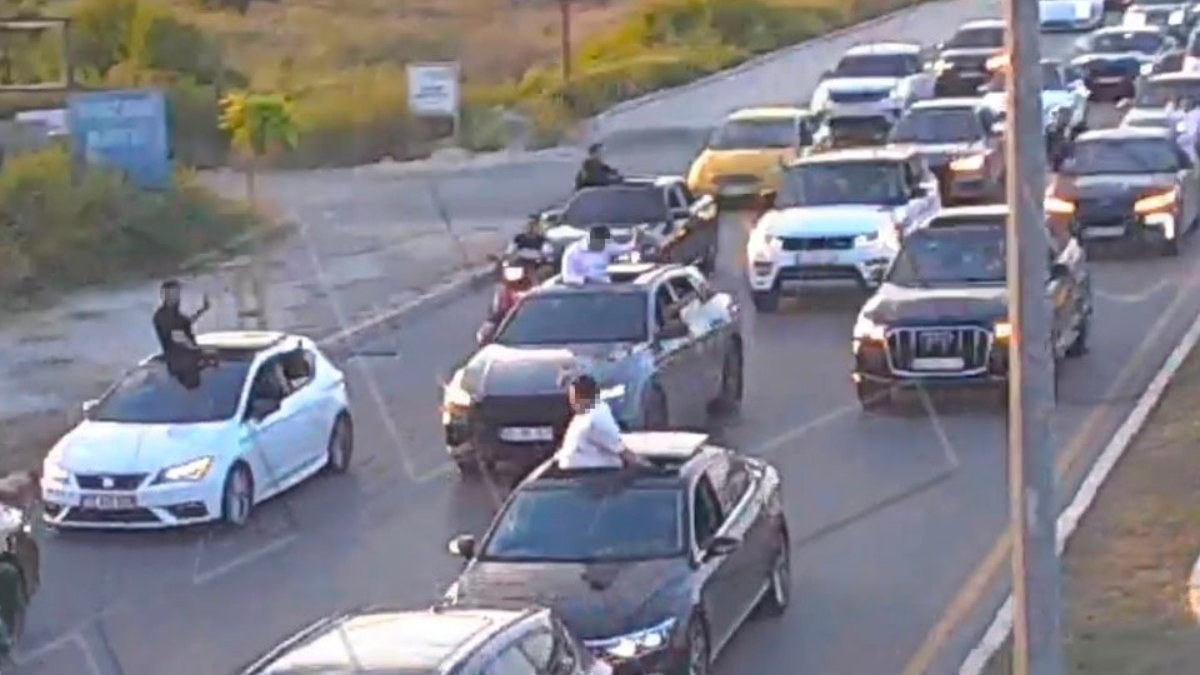 Mersin'de yolu kapatan düğün konvoyunda 7 sürücüye 700 bin lira ceza
