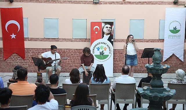 Osmangazi'de Şadırvanlı Han'ın Tarihi Atmosferinde Ritimler Yükseldi