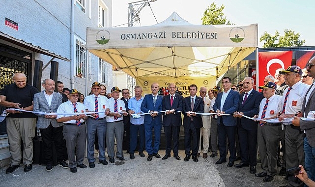 Osmangazi'de Yaşar Kemal Medeniyetler Kütüphanesi Hizmete Açıldı