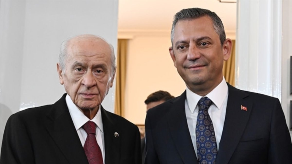 Özgür Özel'e ilk tebrik telefonu Devlet Bahçeli'den
