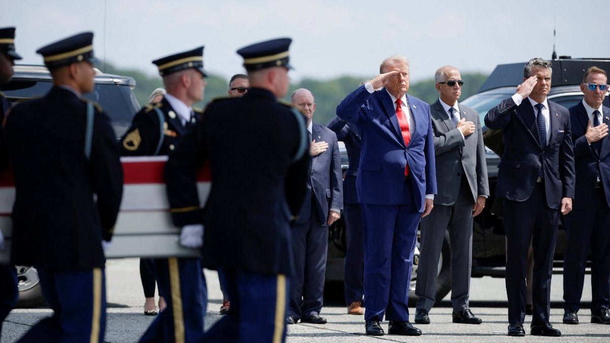 Trump, Ürdün'de ölen ABD askerlerinin cenazelerini karşıladı