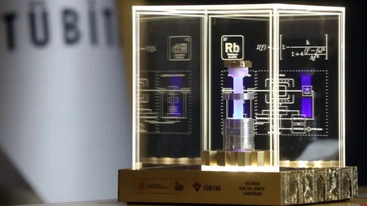 Türkiye'nin yerli atomik saati uzay yolculuğunda: RAFS ilk sinyalini başarıyla gönderdi