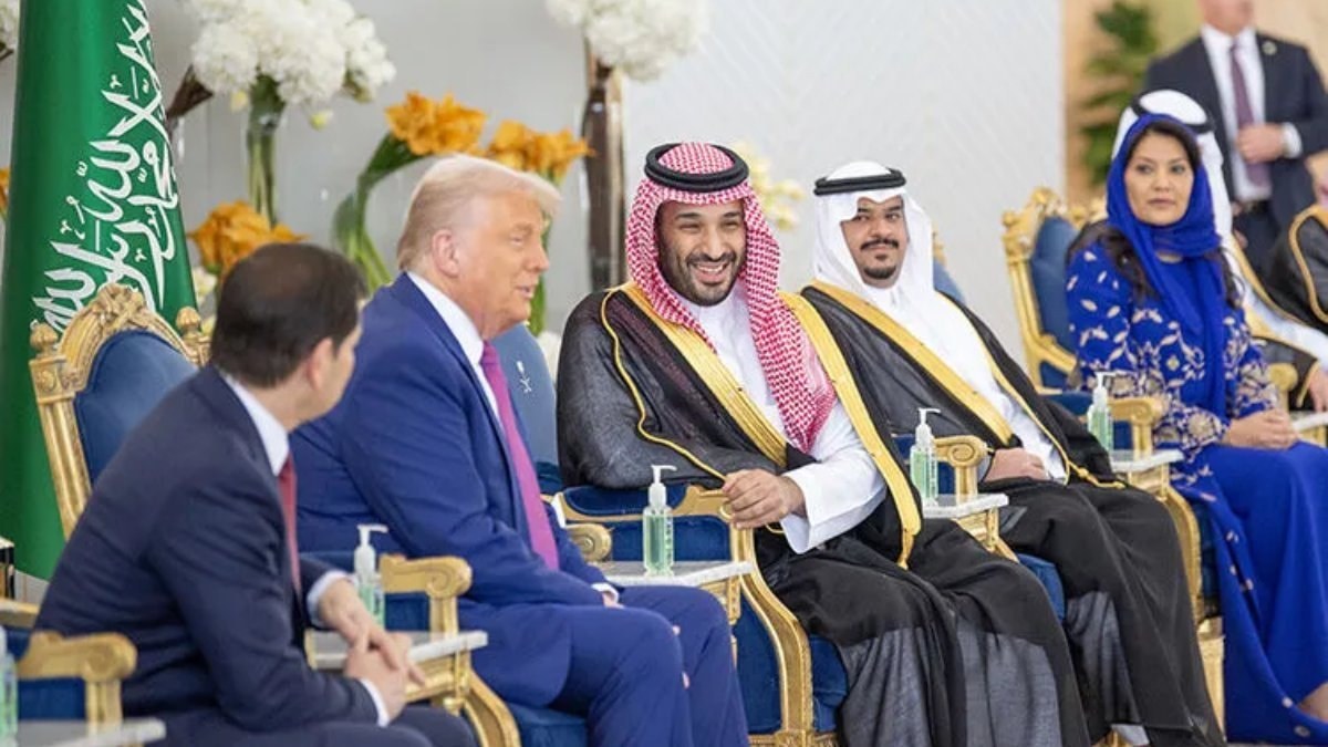 WSJ: Trump, Suudi Arabistan ile nükleer program sağlama anlaşmasını kabul etti