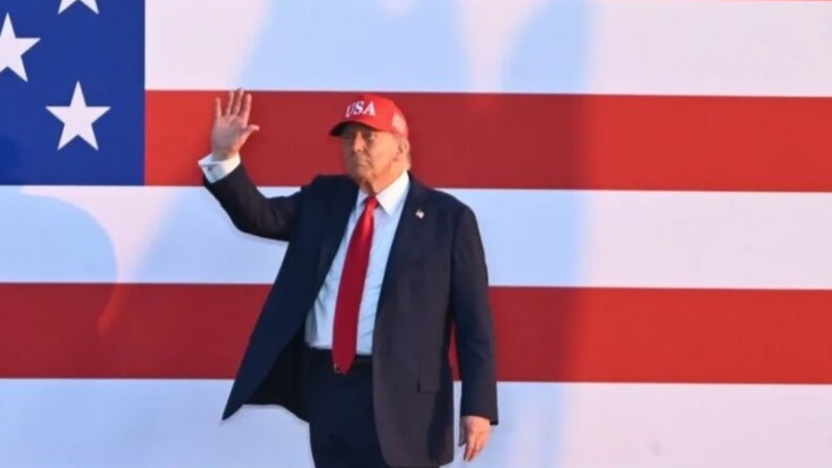 ABD Başkanı Donald Trump, İran'a saldırıları durdurduğunu açıkladı