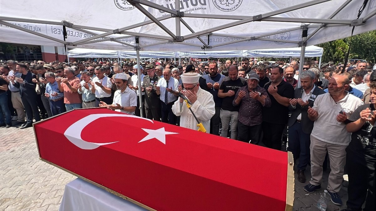 Bitlis'te vefat eden uzman çavuş memleketi Manisa'da defnedildi