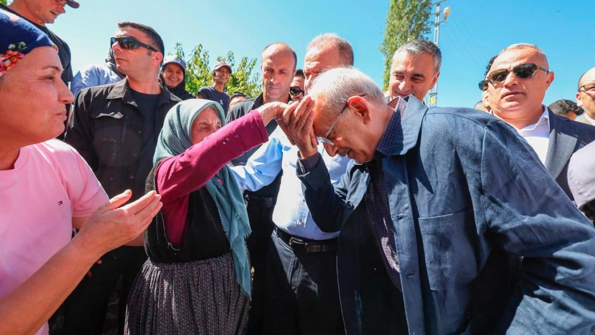 CHP Genel Başkanı Mersin'deki etkinliğe katıldı: Ben, Yörük Kemal