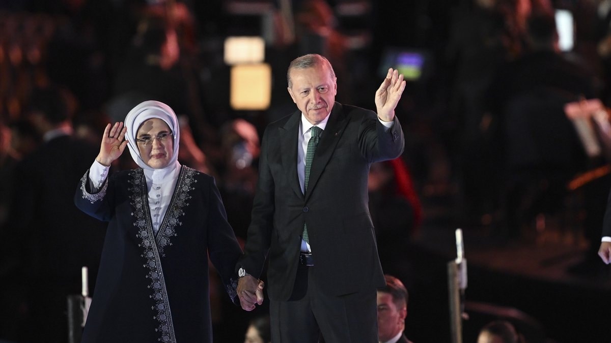 Cumhurbaşkanı Erdoğan 25'inci yıl kutlamaları için miting alanına geldi