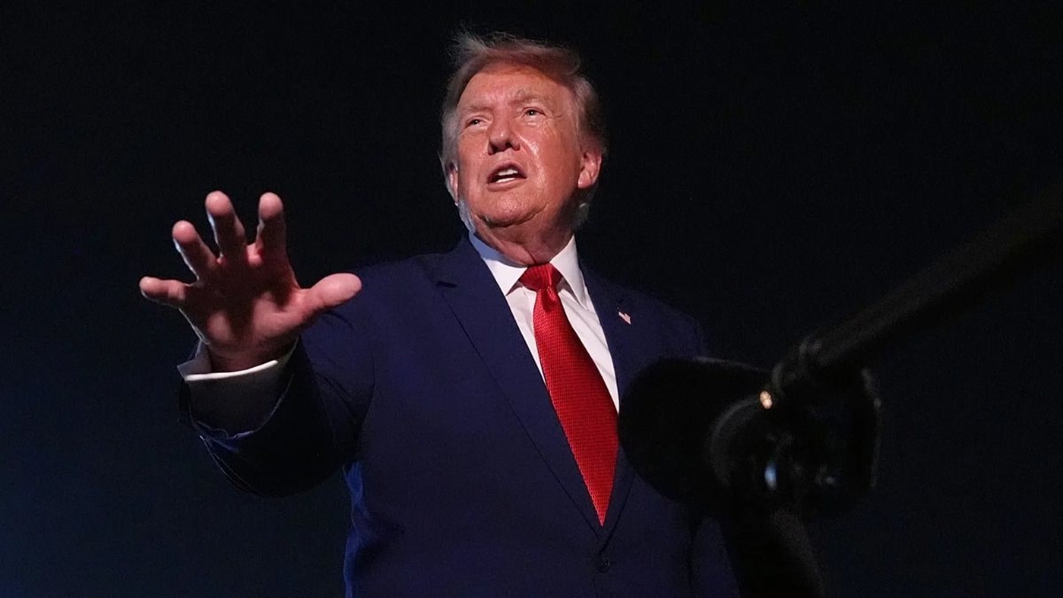 Donald Trump: İsrail Gazze'ye saldırmamalı