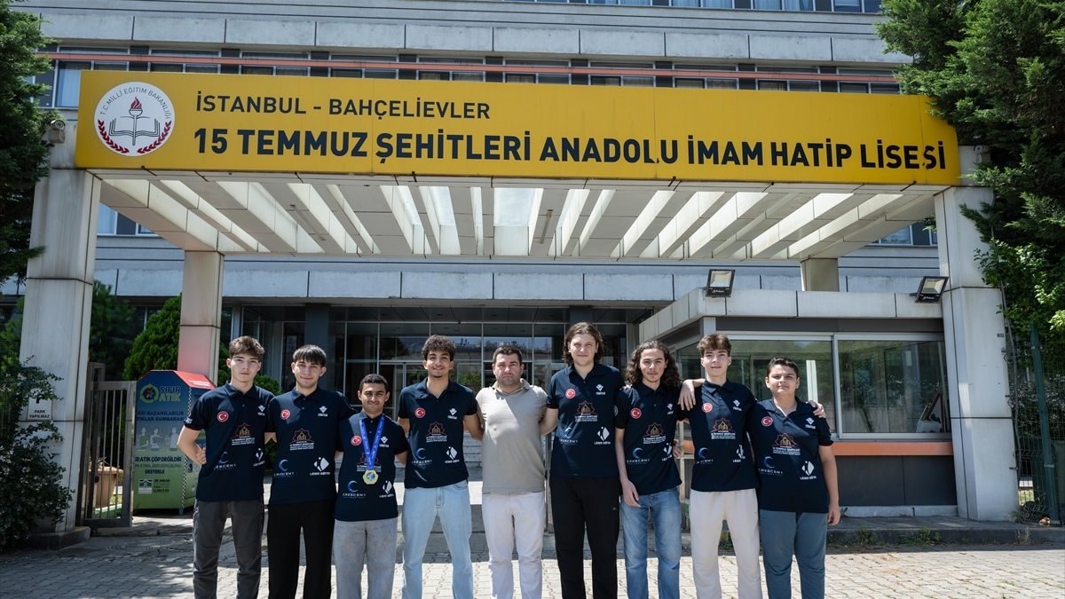 İmam hatipliler, Kanada'daki teknoloji yarışmasında 4 dünya derecesi kazandı: Drone alanında şampiyonluk geldi