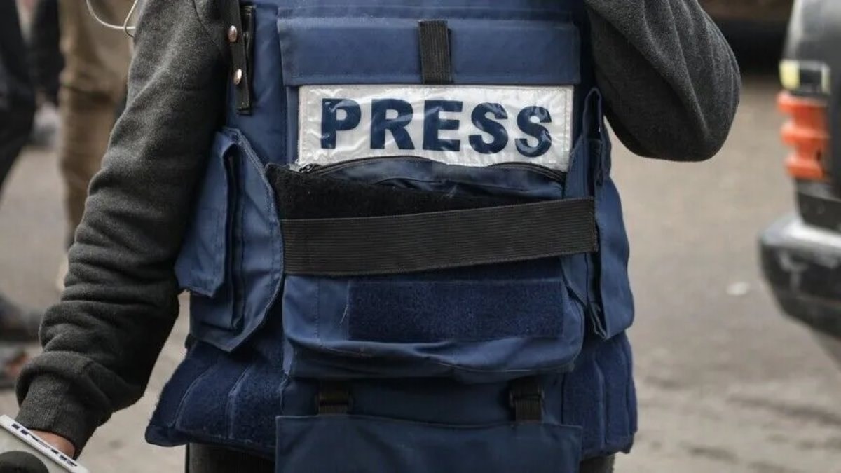 İsrail, Batı Şeria'da Filistin hükümetine ait gazeteyi toplattı