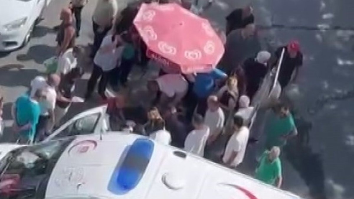 İstanbul'da minibüste, husumetli olduğu şoförü vurup kaçtı