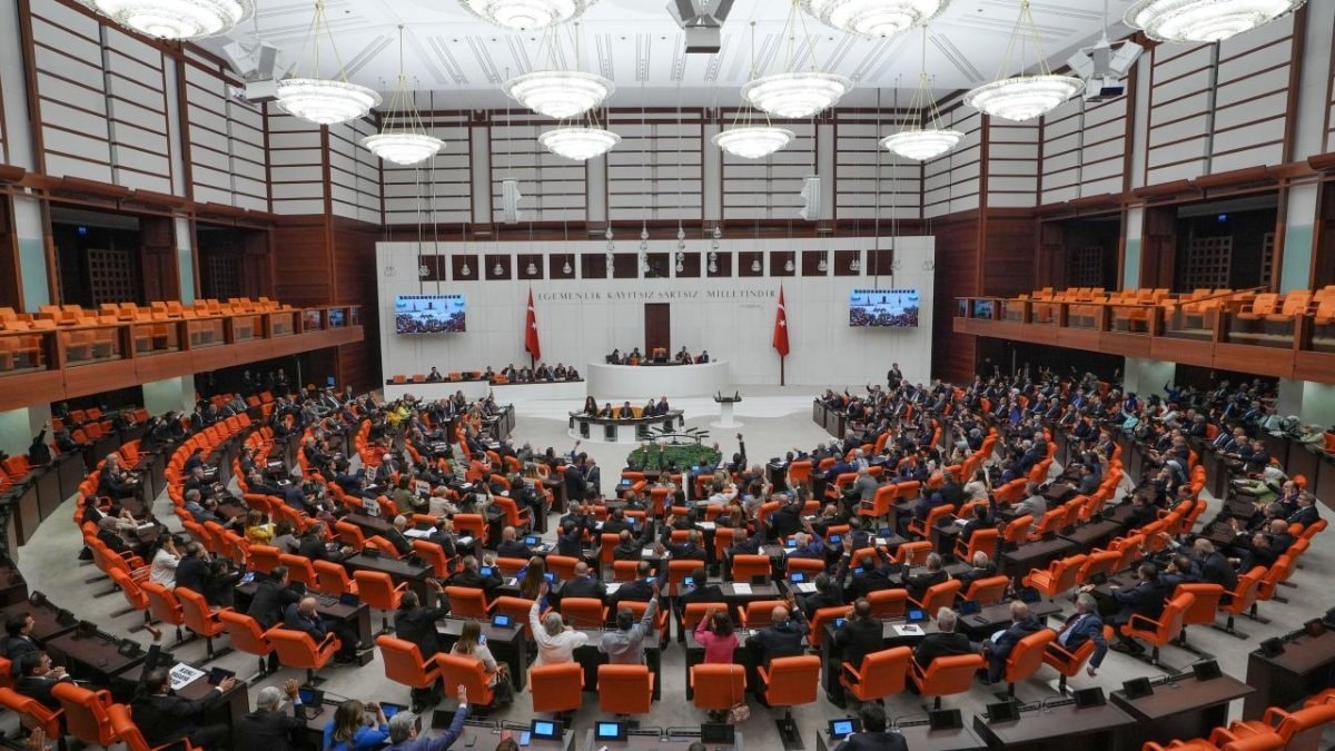 TBMM'de suça sürüklenen çocuk düzenlemesi görüşülecek