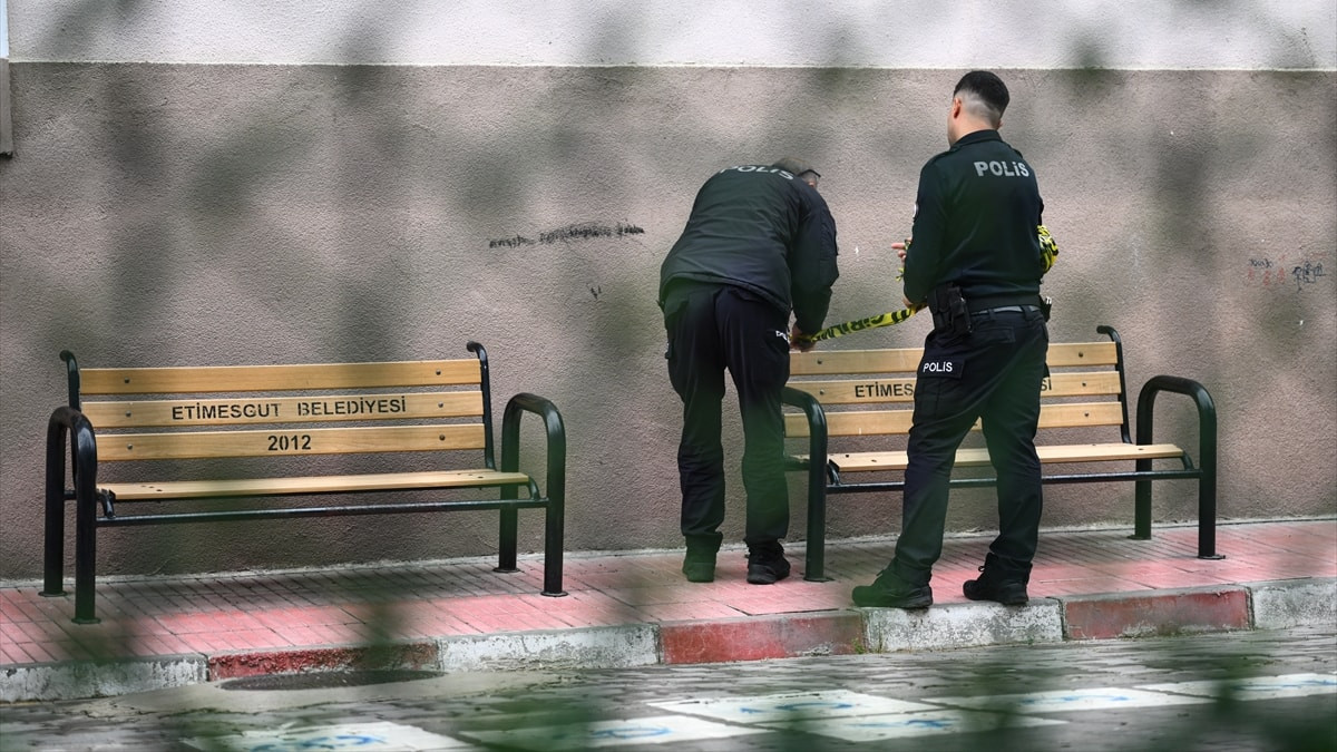 Ankara'da okul bahçesinde karısını bıçaklayan şahıs yakalandı