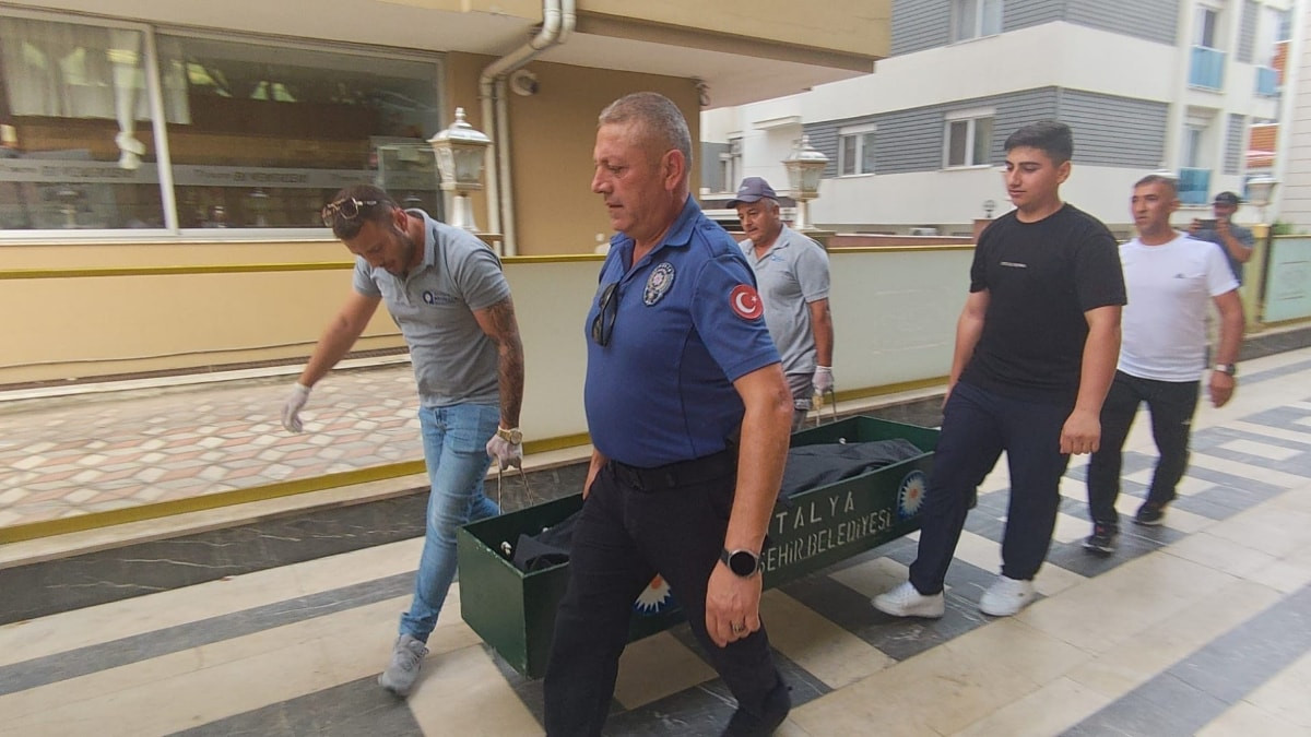 Antalya’da Rus turist otel koridorunda ölü bulundu
