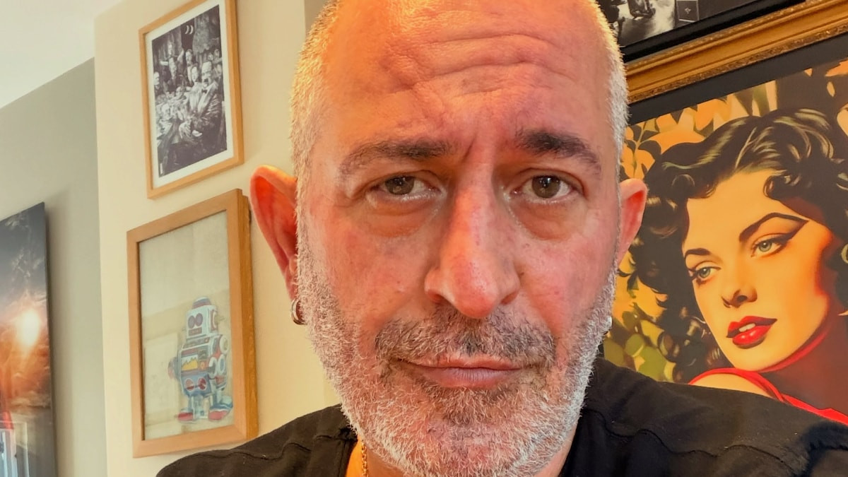 Ünlü komedyen Cem Yılmaz oto sanayide! "Stressiz işe girdim"