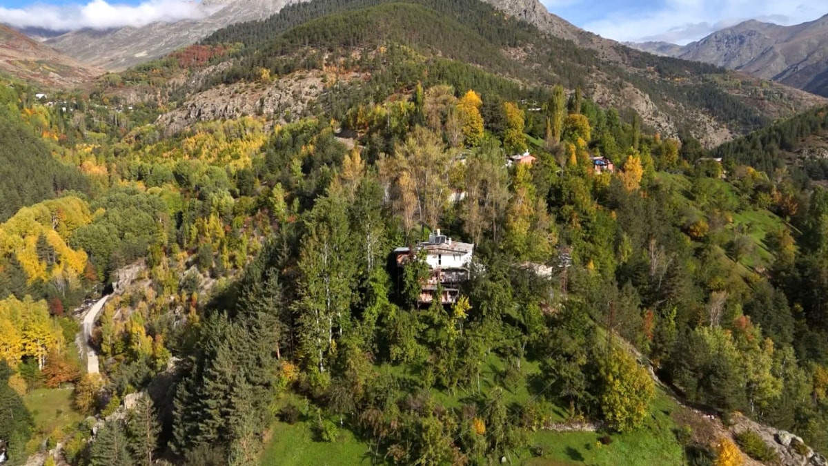 Artvin'de büyüleyen sonbahar manzarası