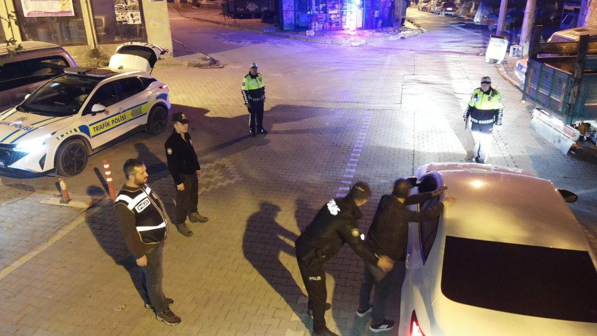 Balıkesir'de huzur operasyonu: 20 gözaltı