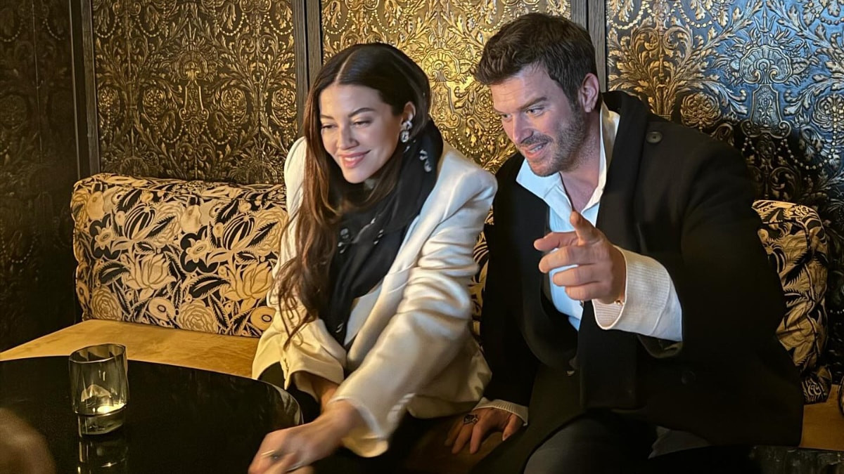 Başak Dizer oğlu Kurt Efe ile pazar keyfini paylaştı