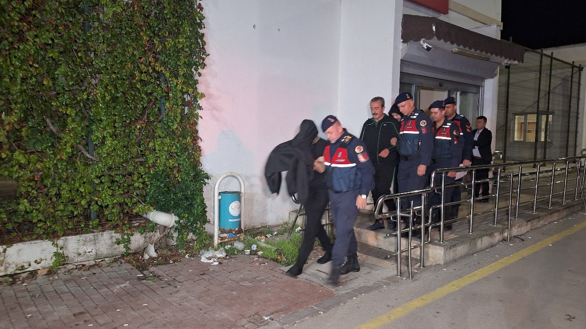 Çukurova Belediyesi'ne operasyon: 49 şüpheli adliyede