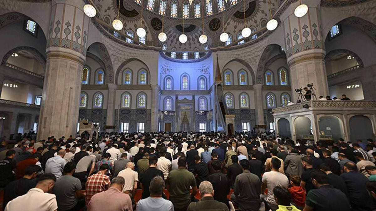 Cuma hutbesinde Gazze için "boykot" çağrısı
