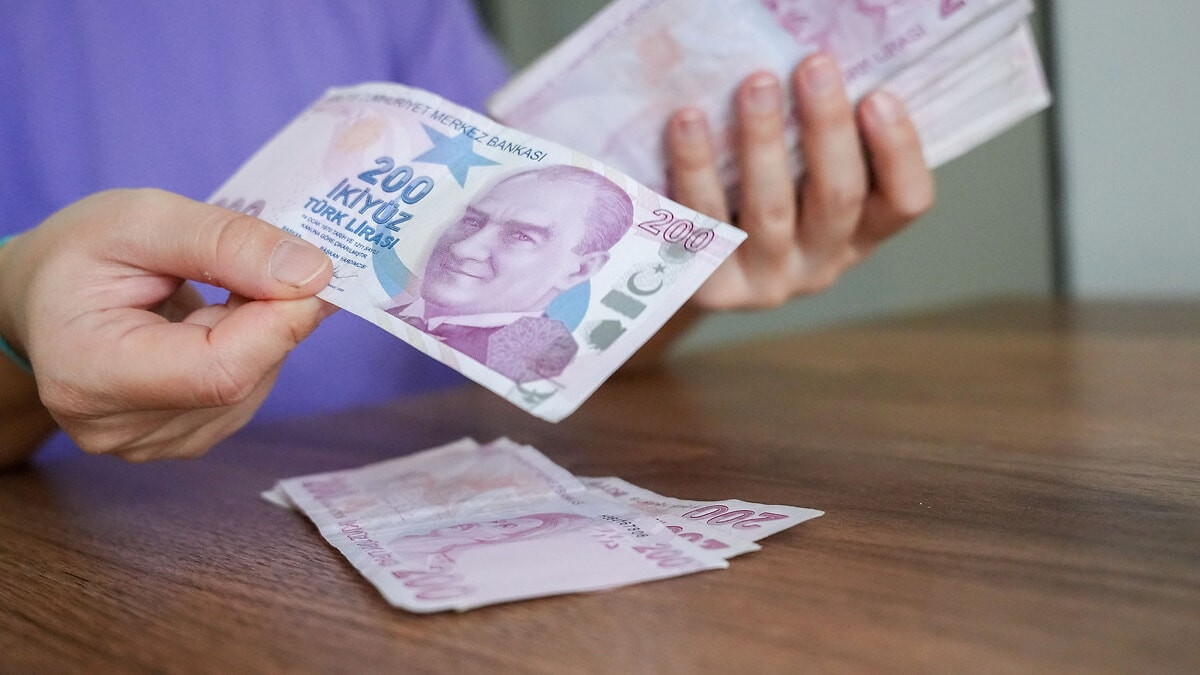 Ekim ayı yaşlı ve engelli aylıkları hesaplara yatırılıyor