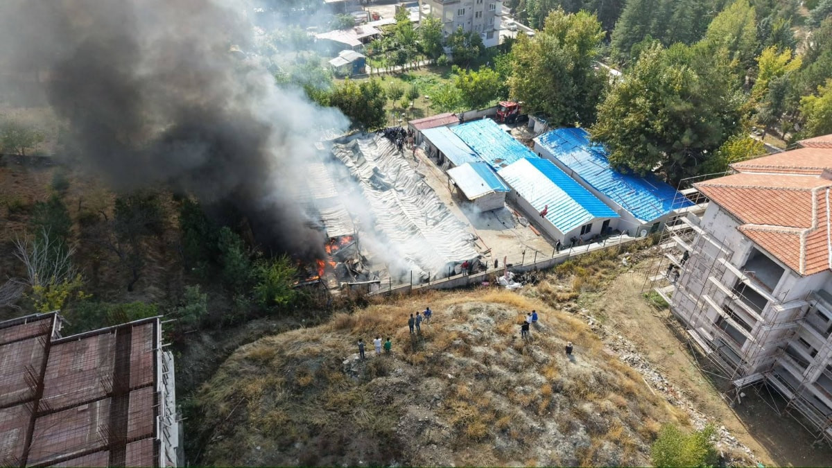 Malatya'da işçilerin kaldığı 30 konteynerde yangın