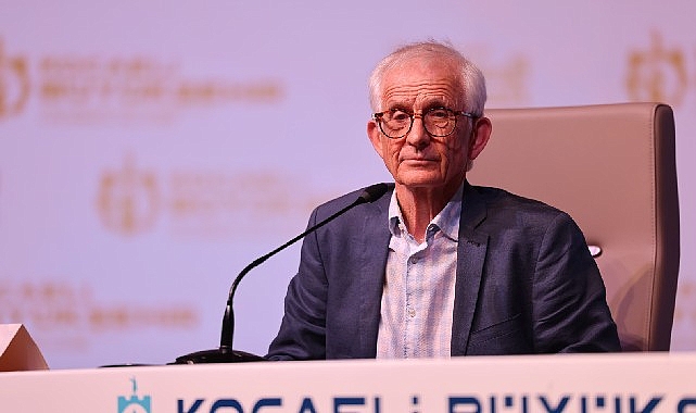 Roger Crowley: "Anlatılan her şey DNA'nıza işler"